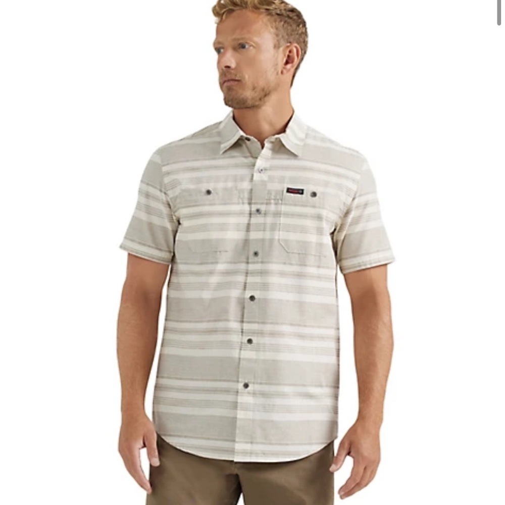 Wrangler ATG Breeze Short Sleeve Button Down